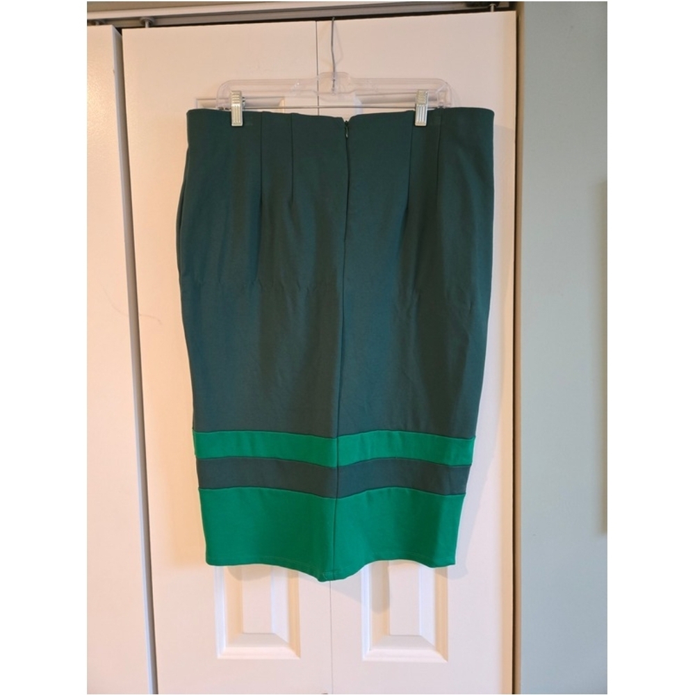 Eloquii Two-Tone Green Pencil Skirt - Picture 4 of 5